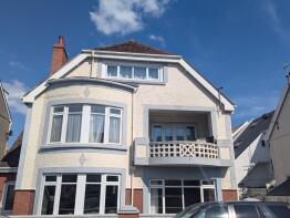 1 The Chalet, Picton Avenue, Porthcawl CF36 3AJ