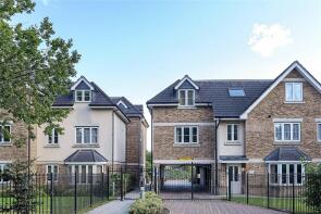 Flat 6, 71 75 Charter House, Church Road, Addlestone KT15 1BF