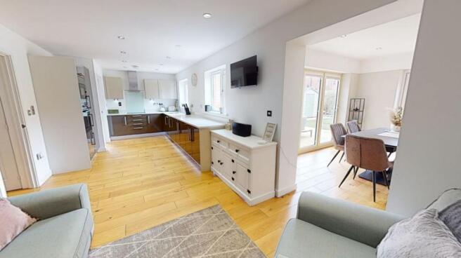 KITCHEN/DINING ROOM