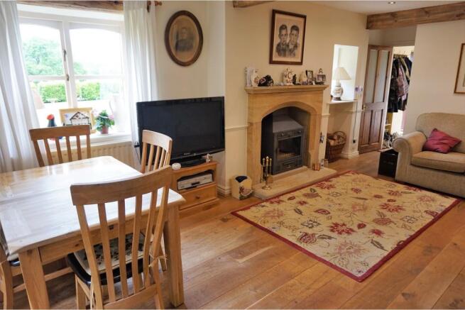 Lounge/Dining Room