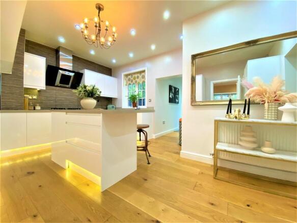Kitchen3.jpg