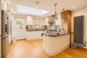 13, Aspen Close, London W5 4YG