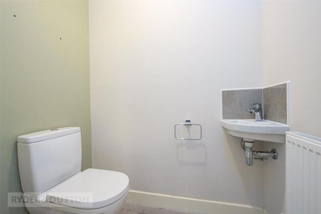 4 bed Detached for sale Image 4