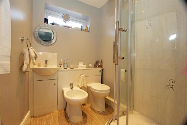 14Fallowfield-Shower2.jpg