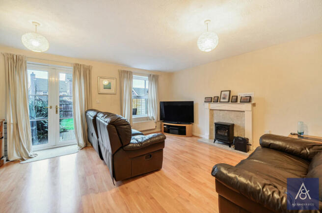 Heron Drive, Brackley, Northamptonshire photo 2