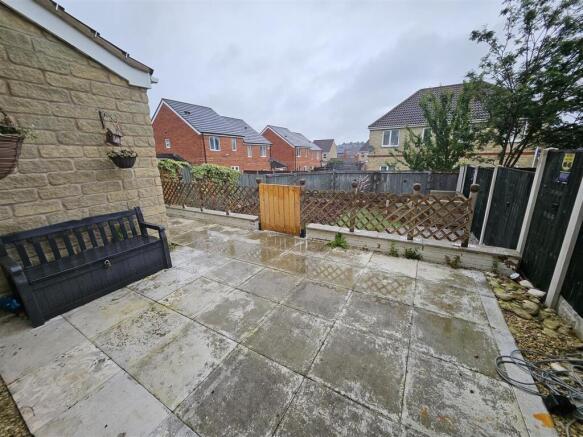 3 bed Semi-Detached to rent Image 12
