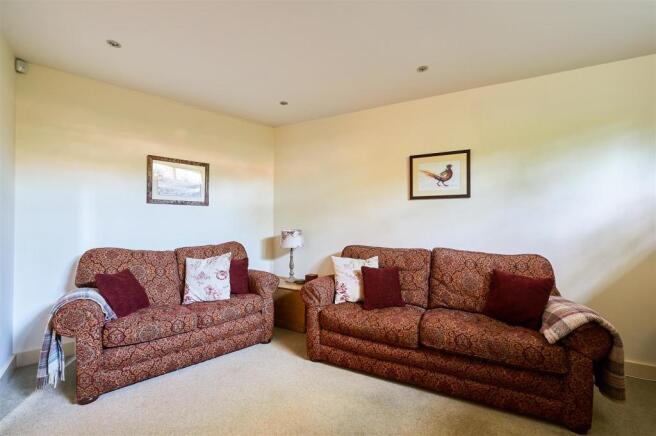 9 Midland Close-8.jpg
