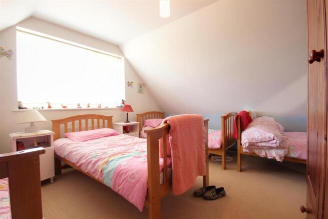 BEDROOM 4