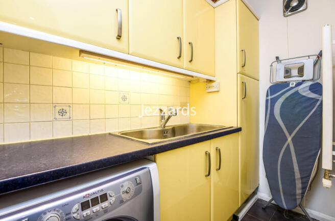 Uxbridge Road, Feltham, TW13