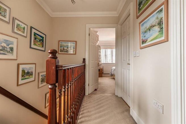8 Turners Court (10).jpg