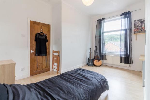 4 bed Terraced to rent Image 9