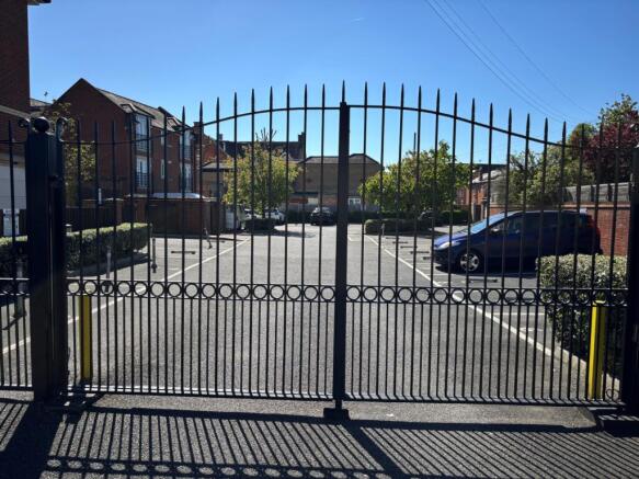 3 Willowbrook Gates