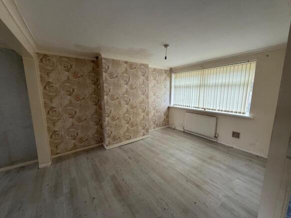 3 bed House for sale Image 4