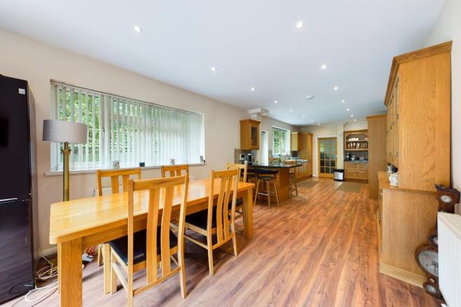 Kitchen/dining ro...
