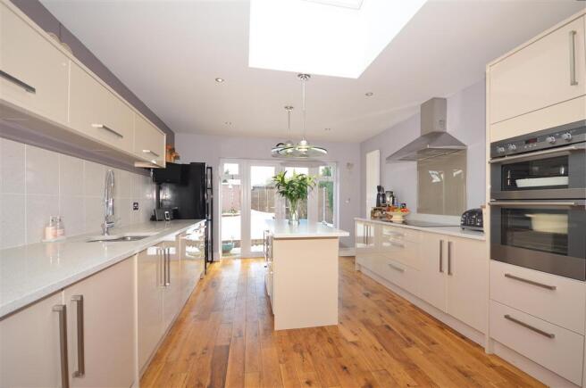 Kitchen / Breakfast Area