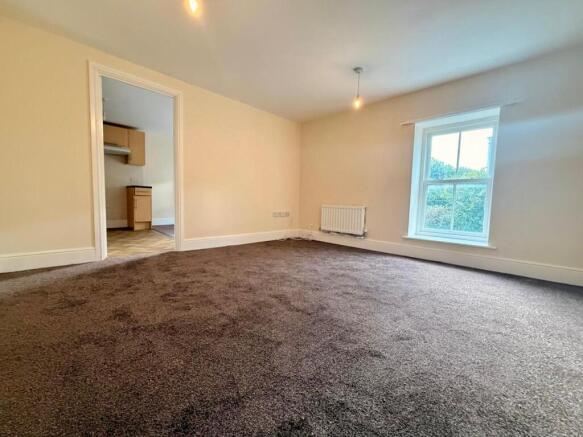 2 bed Apartment to rent Image 7