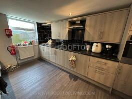 44, Queens Road, Hyde Park, Leeds LS6 1HU