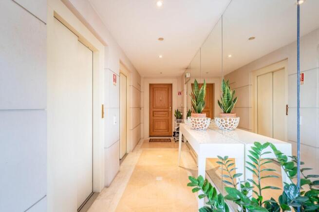 Distinguished Apartment on Avenida 5 de Outubro ¿
