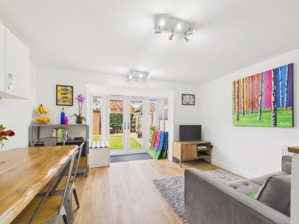 3 bed Town House for sale Image 4