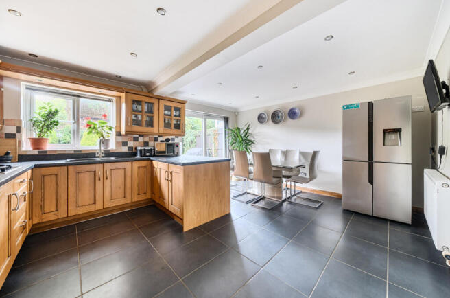 1320614-2-6883875...