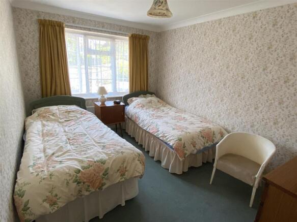 bed3.jpg