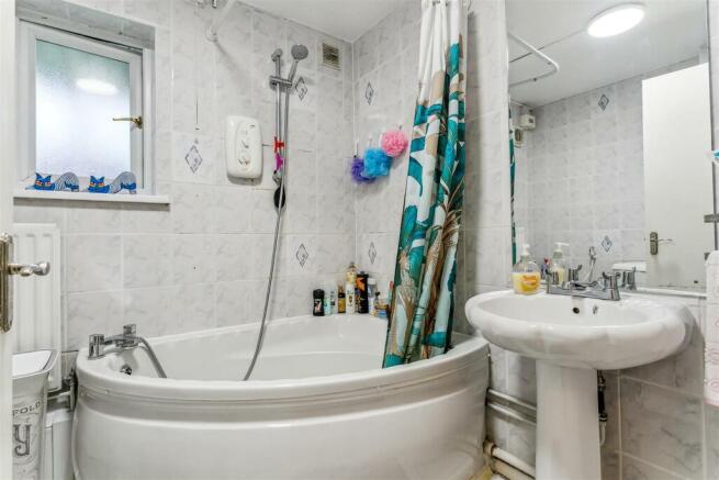 Arnott Close, W4 - FOR SALE