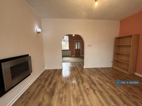 Living Room Thru To Dining Room