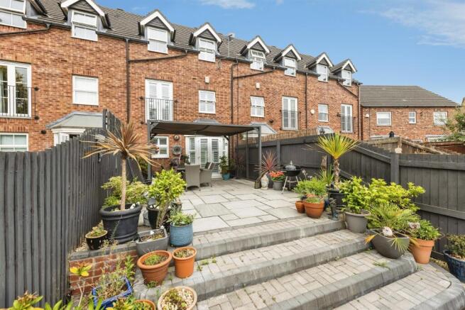 3 bed Terraced for sale Image 7