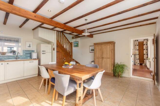 6 bed Detached for sale Image 7