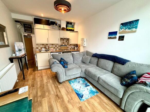 Lounge/Kitchen