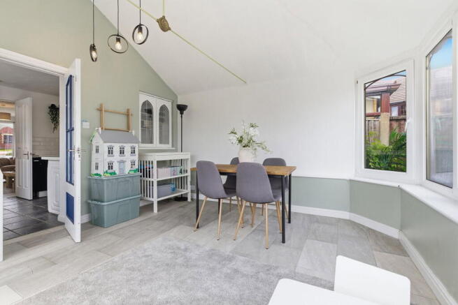 3 bed Semi-Detached for sale Image 8