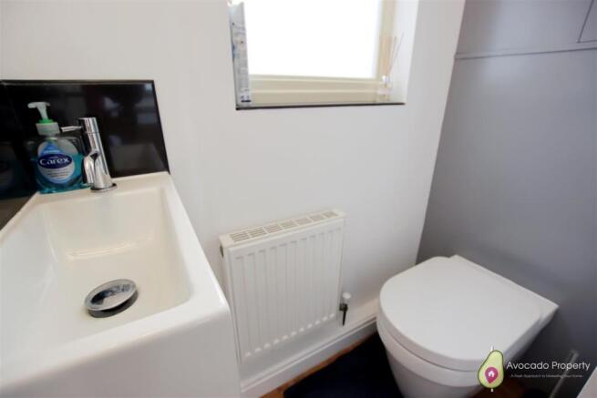 Downstairs_Bathroomd1_dp_19462769.jpg