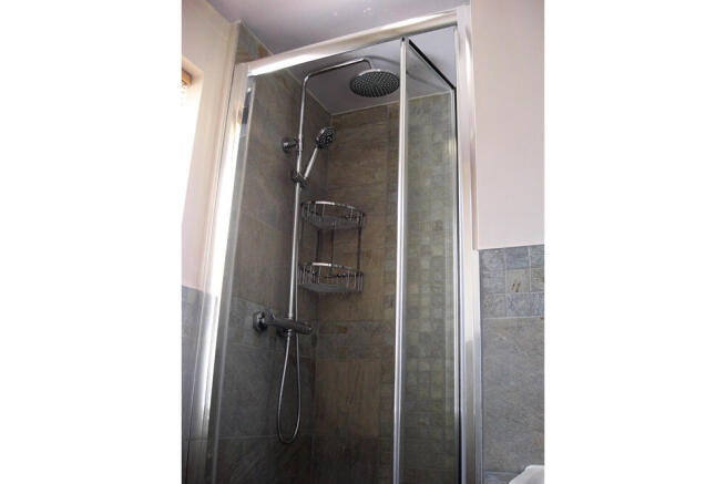 3 bed Detached to rent Image 9