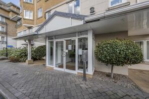 Flat 17, 4 Birchgrove House, Strand Drive, Richmond TW9 4DN