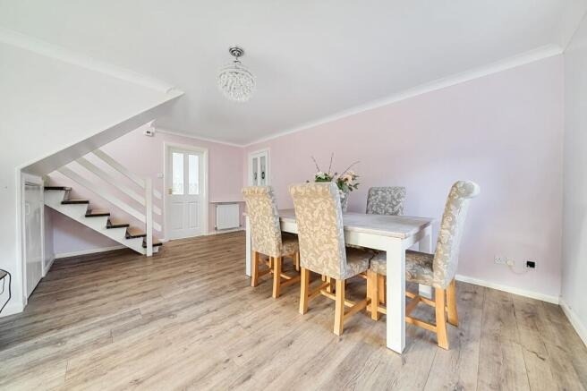 Living Room/Dining Room (2)