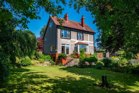 13 The Drive, Ulverston, The Lake District, LA12 0DT