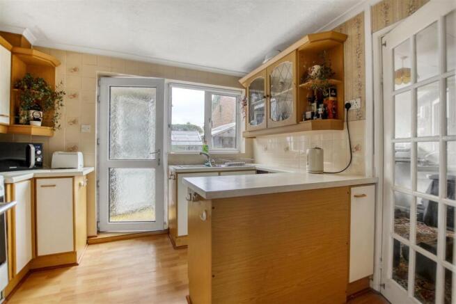 2 bed Semi-Detached for sale Image 6