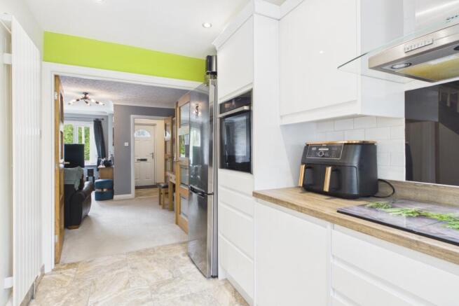 2 bed Terraced for sale Image 7