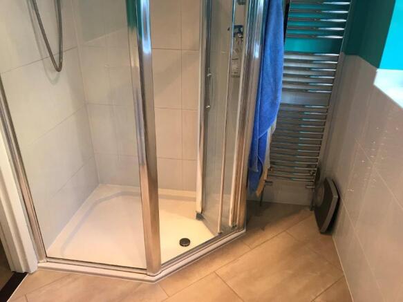 BATHROOM / SHOWER ROOM