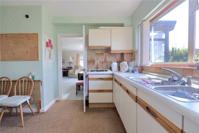 4 bed Detached for sale Image 8