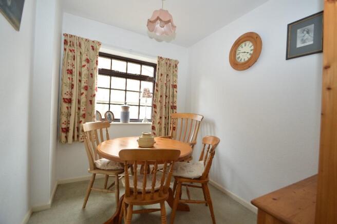 Bed 3  / Dining Room