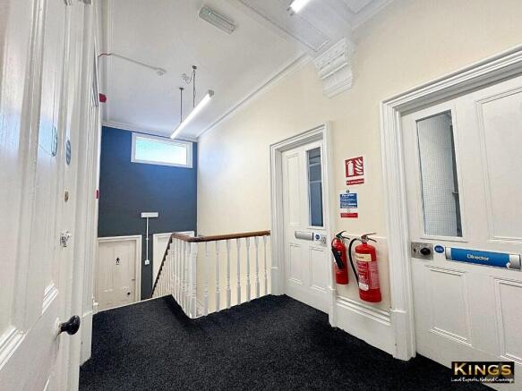 5 bed Town House for sale Image 10
