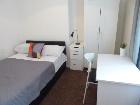 3 bed Terraced to rent Image 5