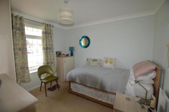 BEDROOM 2