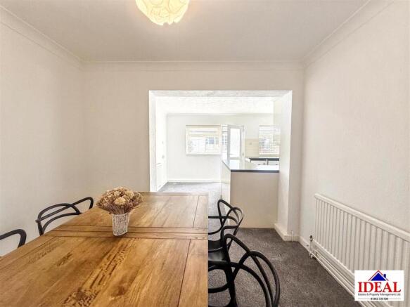 3 bed Semi-Detached for sale Image 9