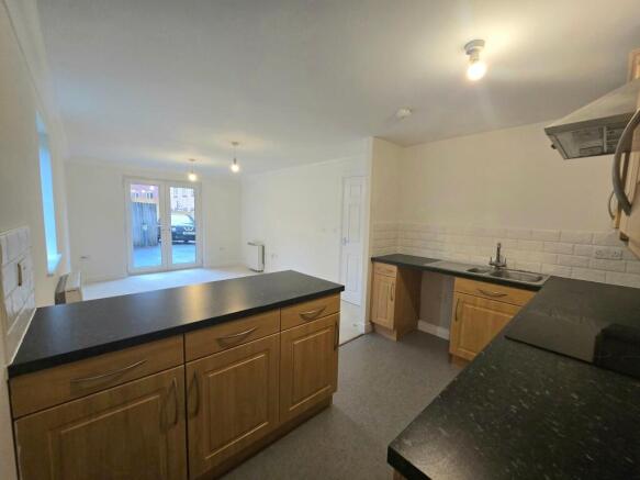 OPEN PLAN KITCHEN/LOUNGE LIVING