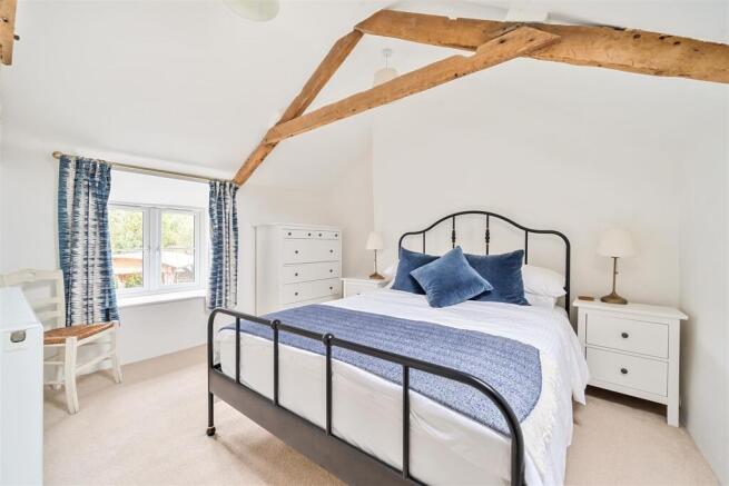 bed 2.jpg