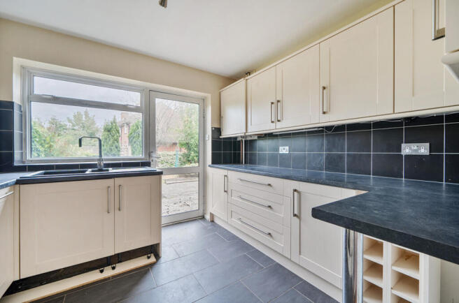 1324989-17-687664...