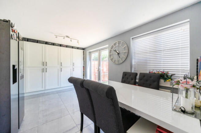 Polesdon Avenue, Swindon, SN3 6AE photo 4