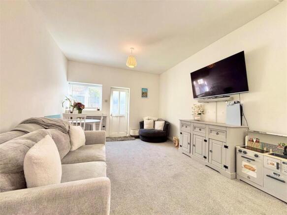 Living/Dining Room